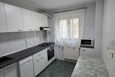 Apartament cu 3 camere decomandat, mobilat în Turda