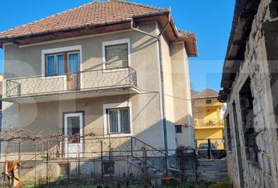 Casă individuală cu 6 camere în Cetate