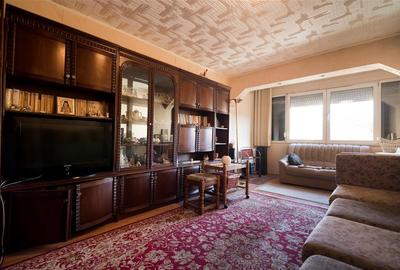 Apartament cu 3 camere decomandat în Rogerius