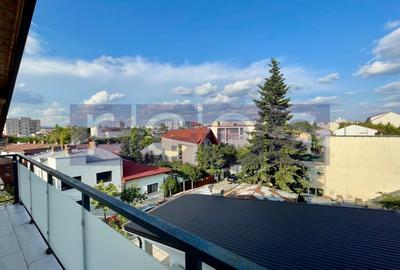 Apartament cu 3 camere semidecomandat în Calea Călărașilor