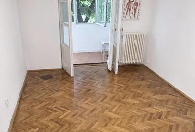 Apartament cu 2 camere semidecomandat în Victoriei