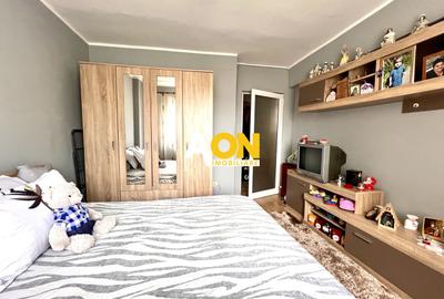 Apartament cu 4 camere decomandat, mobilat în Cetate