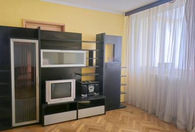Apartament cu 3 camere semidecomandat în Țiglina 1