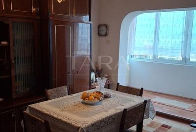 Apartament cu 3 camere decomandat în Zorilor