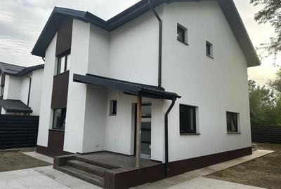 Casă individuală cu 5 camere în Central