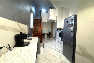 Apartament cu 3 camere decomandat, mobilat în Central