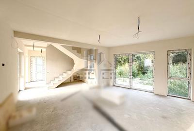 Duplex cu 4 camere în Câmpului