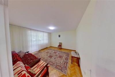 Apartament cu 3 camere decomandat în Astra