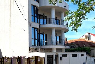 VILĂ ULTRACENTRALĂ  UNIVERSITATEA OVIDIUS  APROAPE DE MARE –  654900 euro - 1