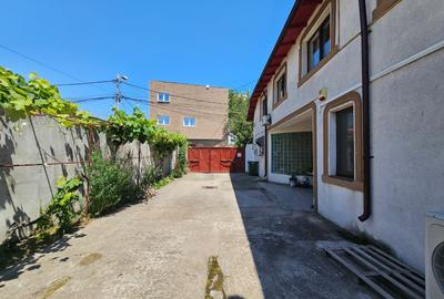 Casa eleganta cu tavane inalte si gradina superba - 13