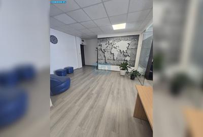 Birou, de 110 mp, în Central