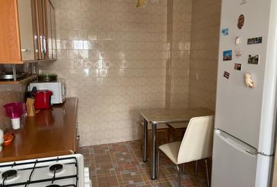 Apartament 3 camere Manastur, str.Padin, zona Piata Flora, decomandat, et.2/4 - 8