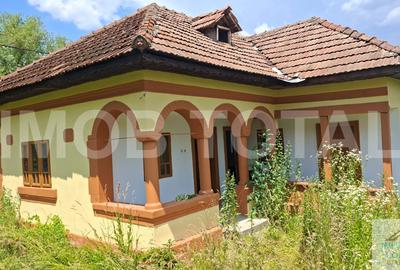 Casă cărămidă renovată, 3 camere, teren 1100 mp – Băjești, Argeș - 1