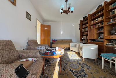 De vanzare - 2 camere decomandat - centrala proprie - 800m metrou 1 decembrie - 16