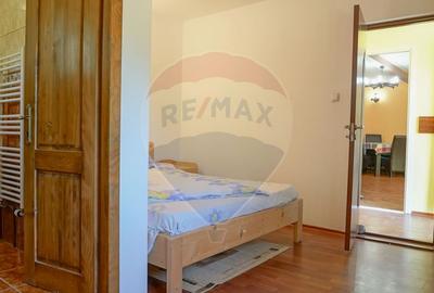 Casă de vacanță cu 9 camere de vânzare Moieciu de Jos - 12