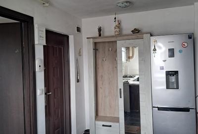 Apartament cu 2 camere decomandat, mobilat în Bucovina