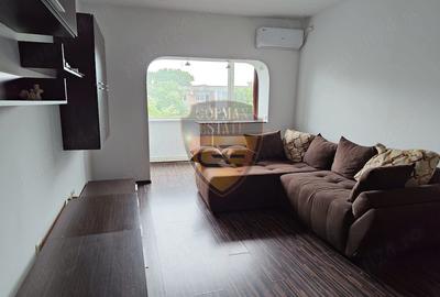 Apartament cu 3 camere decomandat, mobilat în Dacia