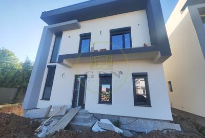 Casă individuală cu 4 camere în Malu Mare
