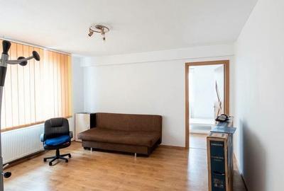 Apartament cu 2 camere semidecomandat, mobilat în Complex Studențesc