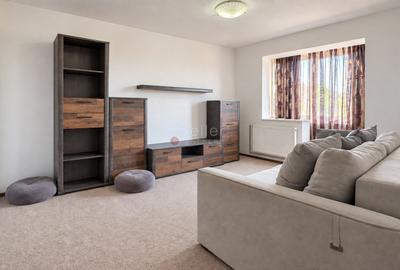 Apartament cu 3 camere decomandat, mobilat în Central