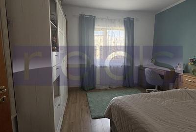 VANZARE 4 CAMERE DECOMANDAT PARCARE CALEA  VITAN - 13