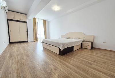 Mamaia - centrul statiunii - 4 camere cu vedere unica pe lac - 6