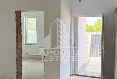 Jumatate de duplex nou cu 4 camere,Parta - 34
