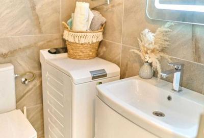 Apartament cu 3 camere, mobilat în Central