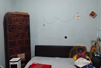 Apartament 2 camere la pret de 1 camera la curte   ,Central, Str. Primariei - 1
