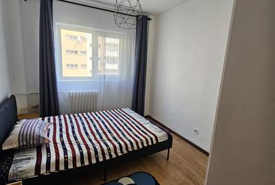 Apartament cu 3 camere decomandat în Dristor