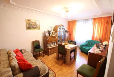 Apartament cu 3 camere decomandat în Micro 17