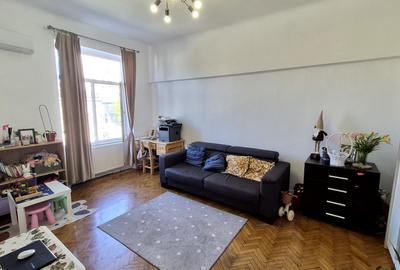 Apartament cu 2 camere decomandat, mobilat în Parcul Carol