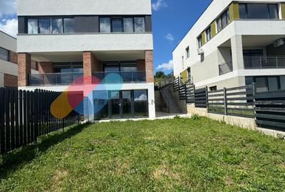 Duplex 4 camere, 160 mp utili, curte și 2 parcări - Iris - 1