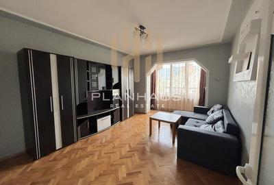 Apartament cu 2 camere decomandat, mobilat în Central