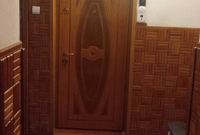 Etaj 4/10 - 2 camere decomandat - bloc pe cadre - liber - Dacia - Bicaz - 3