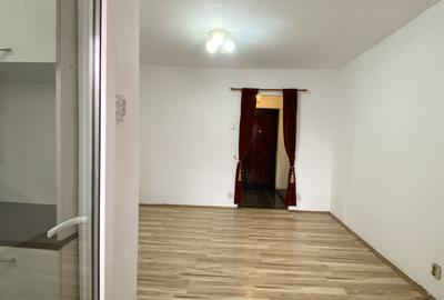 Dristor, LIDL, an 1987, garsoniera la parter, cu balcon - 2