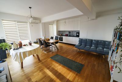 Apartament cu 3 camere semidecomandat, mobilat în Craiovița Nouă