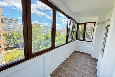 Vanzare 3 camere zona Nicolina - Pizza Nico - 2 bai - 2 balcoane - 8