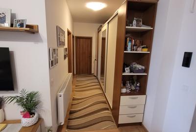 Apartament cu 3 camere semidecomandat în Păcurari