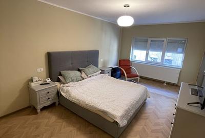 Piața Sf. Gheorghe | Decomandat | Renovat | Centrală proprie | Boxă 16 mp - 9