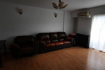 Apartament cu 2 camere decomandat, mobilat în P-ța Victoriei