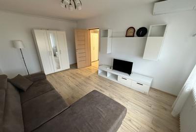 Apartament cu 3 camere semidecomandat, mobilat în Doamna Ghica