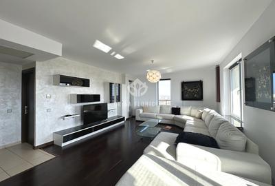 Apartament cu 3 camere semidecomandat, mobilat în Văcăresti
