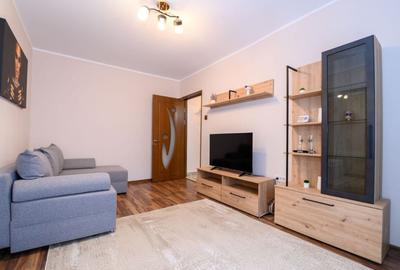 Apartament cu 2 camere semidecomandat, mobilat în Casa de Cultură