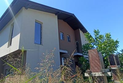 Vanzare vila duplex in Otopeni Ilfov str George Enescu - 1