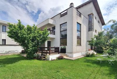 Casă individuală cu 5 camere în Pipera