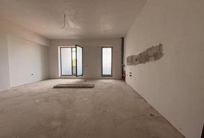 Apartament cu 3 camere decomandat în Vitan
