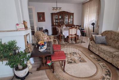 Casă individuală cu 6 camere în Valenta