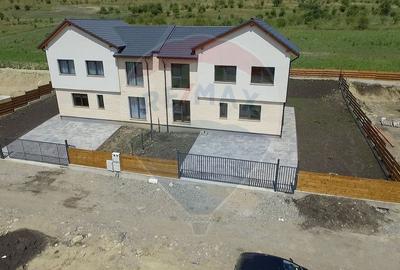 Duplex FINISAT, arhitectura moderna, 400mp teren,comision 0 - 2