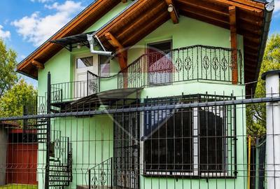 Casă / Vilă   Casa cu spatiu comercial Rasnov - 1